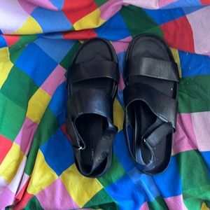 Vagabond Black Sandals 39/8.5 EUC